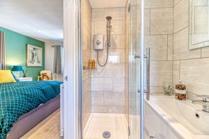 En Suite- click for photo gallery